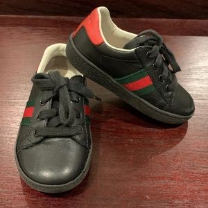 Gucci leather low top with web